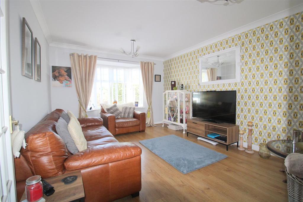 Woodmill, Neath 4 bed detached house £300,000