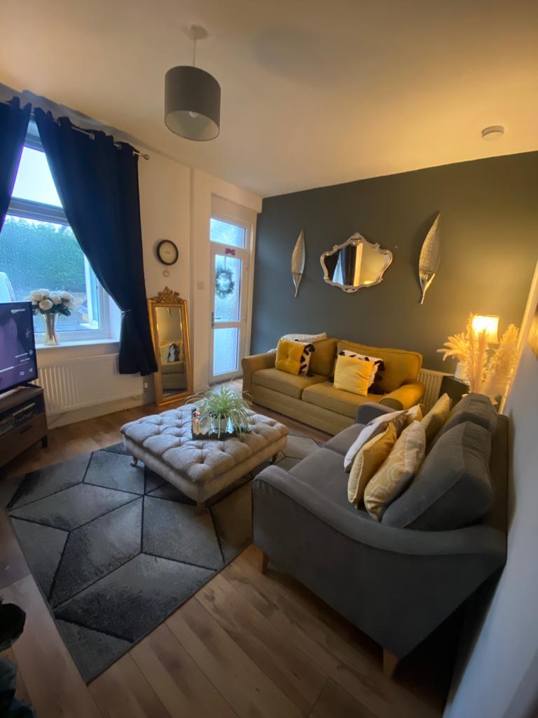 Living room - furniished