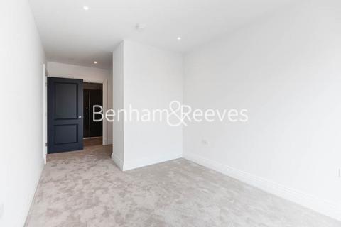 2 bedroom apartment to rent, Filmworks Walk, Ealing W5