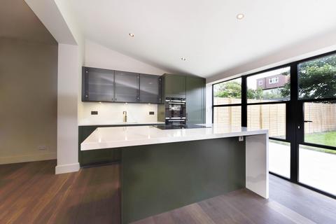 19 Albemarle Gardens, New Malden, KT3 5BB