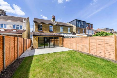 19 Albemarle Gardens, New Malden, KT3 5BB