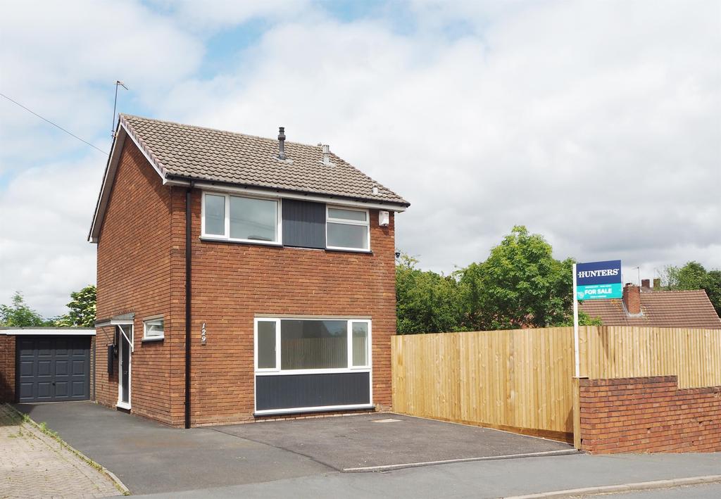 High Haden Road, Cradley Heath, B647PW 3 bed detached house £280,000