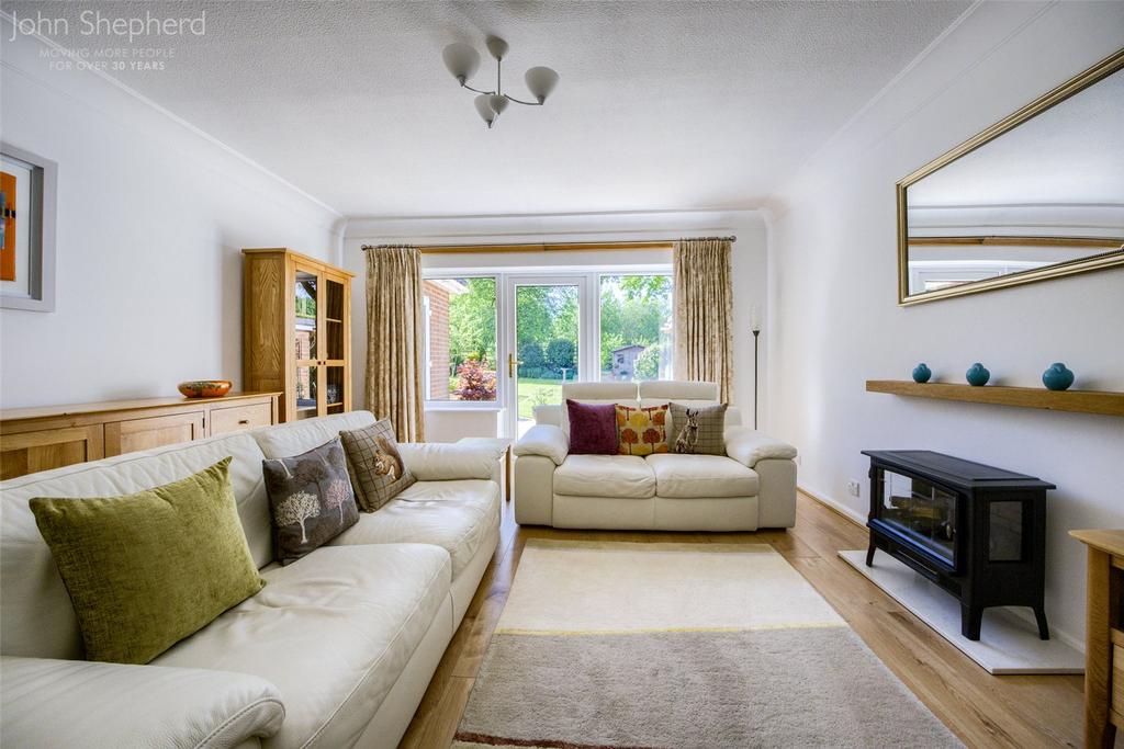 Three Oaks Road, Wythall, Birmingham, B47 3 bed bungalow £495,000