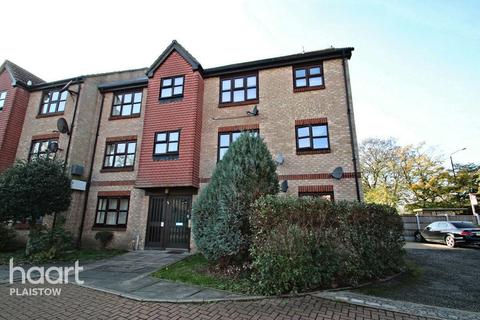 9 Turnstone Close, London, E13 0HN