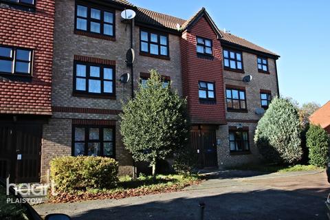 9 Turnstone Close, London, E13 0HN
