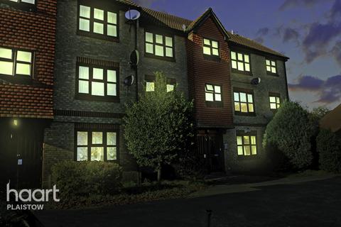 9 Turnstone Close, London, E13 0HN