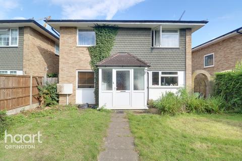 7 Adcock Walk, Orpington, BR6 9SY