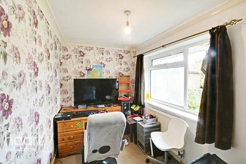 7 Adcock Walk, Orpington, BR6 9SY