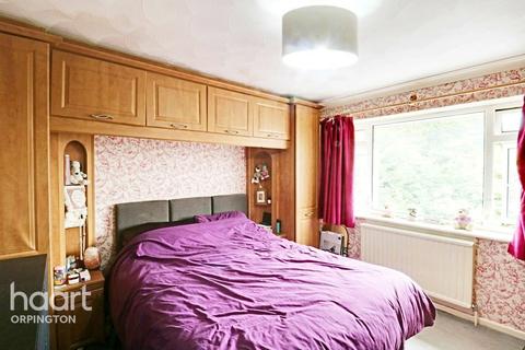 7 Adcock Walk, Orpington, BR6 9SY