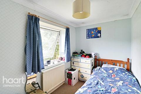 7 Adcock Walk, Orpington, BR6 9SY