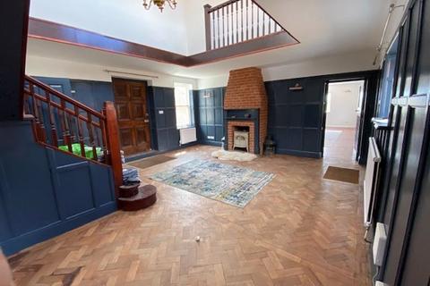 4 bedroom barn conversion to rent, Bob Lane, Twineham