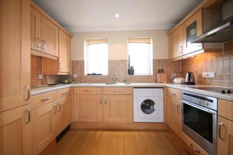 1 bedroom apartment to rent, Gateway House, Walnut Tree Close, Friary and St Nicolas, GU1