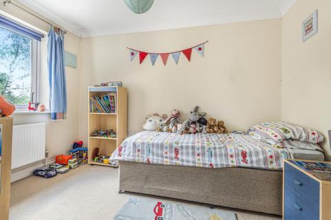 9 Lawrence Crescent, Windlesham, GU20 6QL