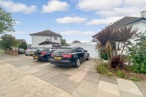 3 bedroom house to rent, Bridgewater Drive, Westcliff On Sea