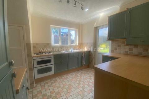 3 bedroom house to rent, Bridgewater Drive, Westcliff On Sea