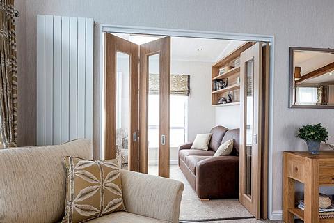 undefined, Staines-upon-Thames, Surrey, TW18