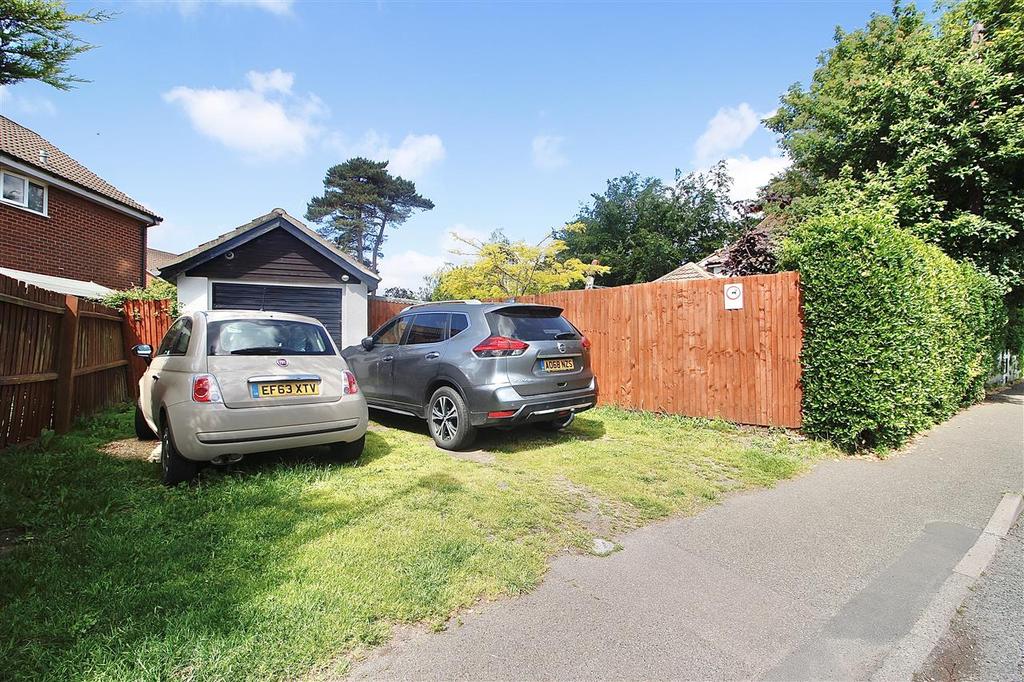 Detached Garage