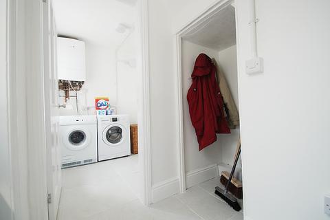 11 King Street, Delph, Oldham, OL3 5DL