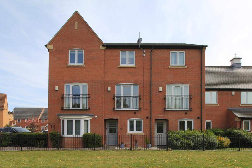 Highland Drive, Loughborough, LE11 3 bed townhouse £850 pcm (£196 pw)