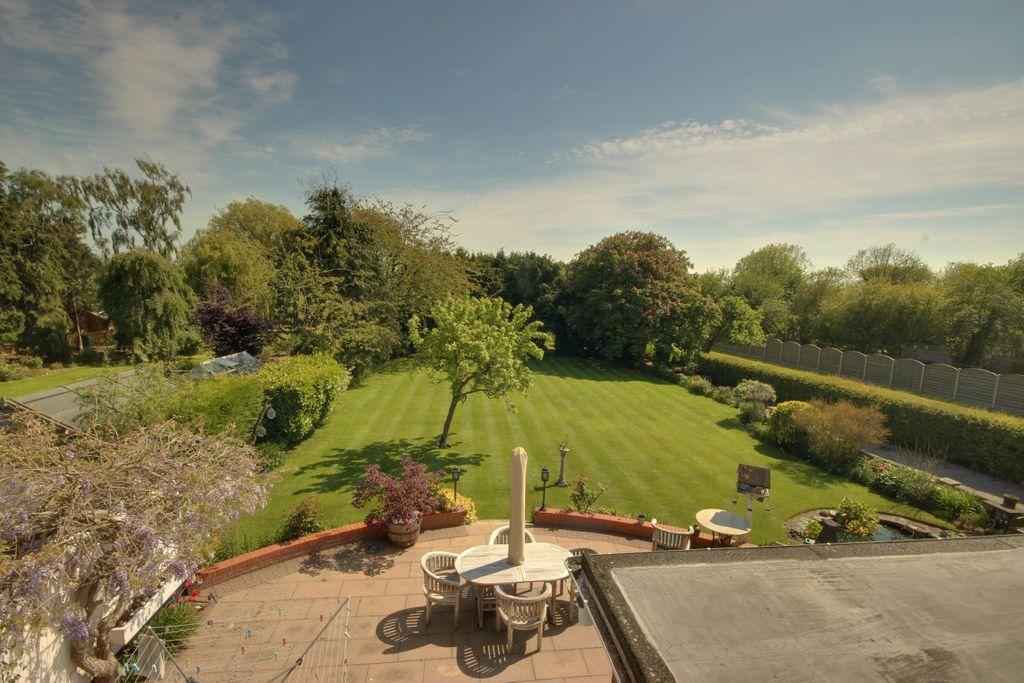 Fallowdowne, 3 Main Street, Tickton... 4 bed detached house £575,000
