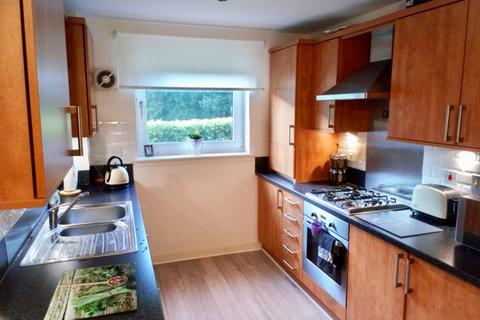 2 bedroom flat to rent, Lowland Court - Available from 26th June 2024