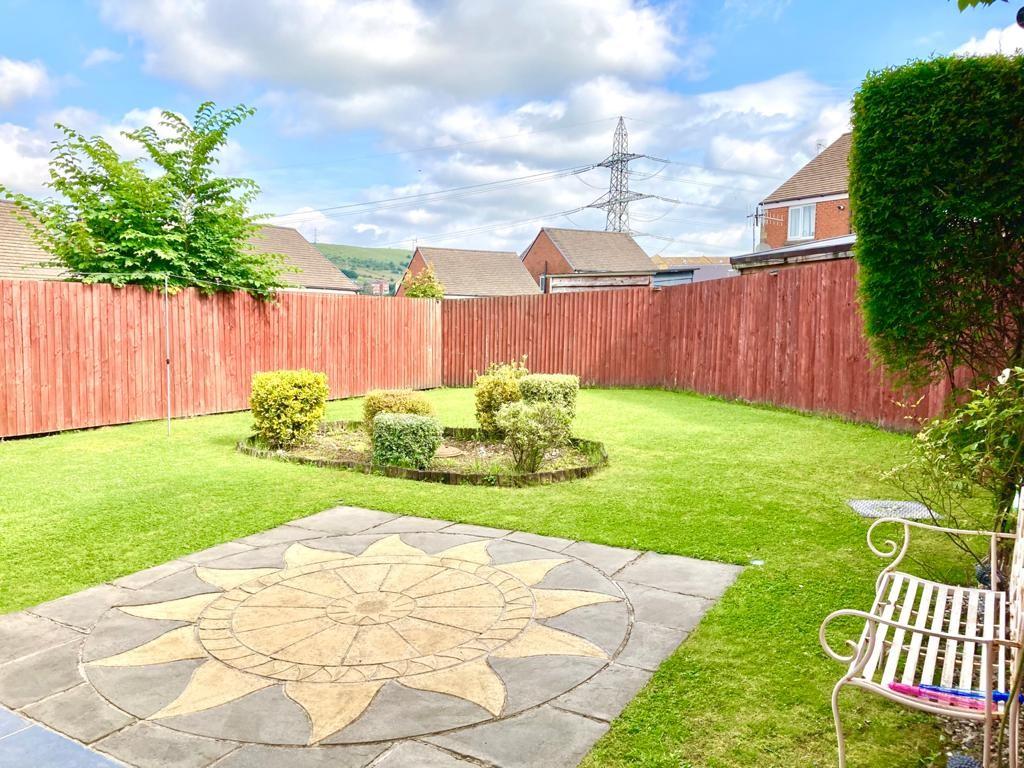 Staley Farm Close, CYPRESS OAKS, 4 bed detached house £330,000