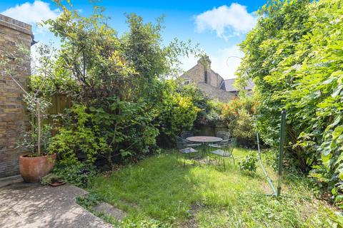 56 Gayville Road, London, SW11 6JP