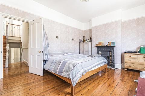 56 Gayville Road, London, SW11 6JP