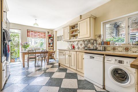 56 Gayville Road, London, SW11 6JP