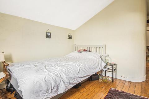 56 Gayville Road, London, SW11 6JP