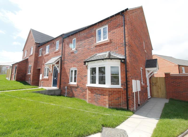 30 Wray Drive, Pontesbury... 3 bed terraced house £895 pcm (£207 pw)