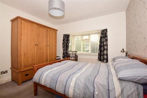 39 Curran Avenue, Wallington, SM6 7JL
