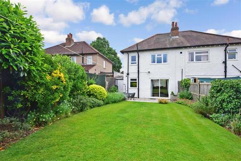 39 Curran Avenue, Wallington, SM6 7JL