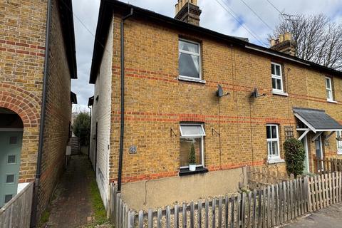 3 bedroom semi-detached house to rent, The Croft MAIDENHEAD Berkshire