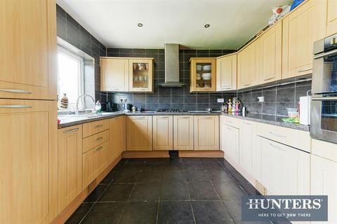 29 Eton Avenue, Hounslow, TW5 0HB