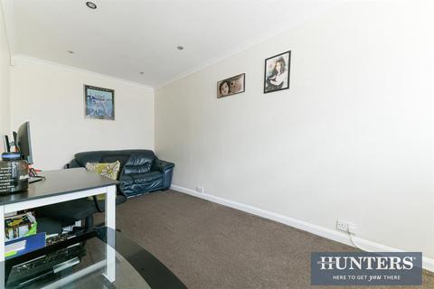 29 Eton Avenue, Hounslow, TW5 0HB