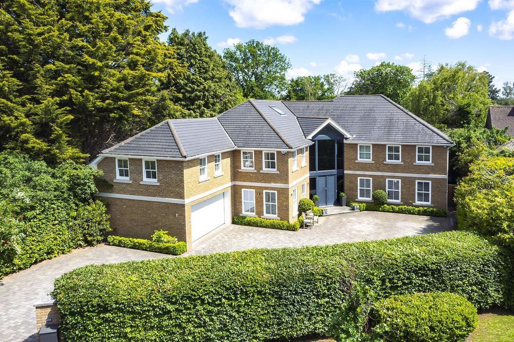 Oxshott Way, Cobham, KT11 6 bed detached house £3,295,000