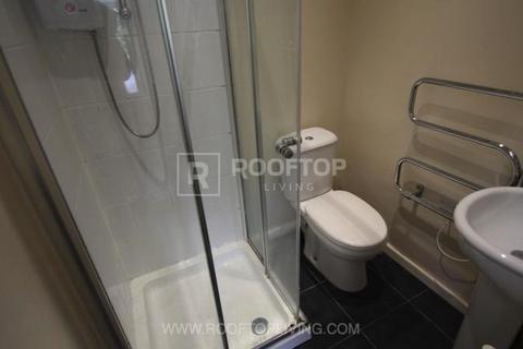 3 bedroom house to rent, Moorland Avenue, Leeds LS6