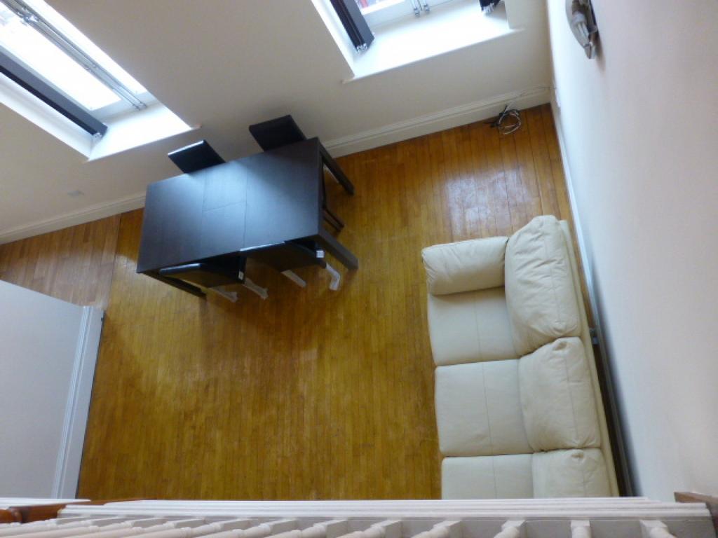 Photograph 11