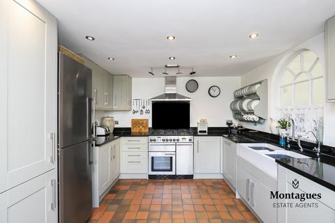 19 Crossing Road, Epping, CM16 7BQ