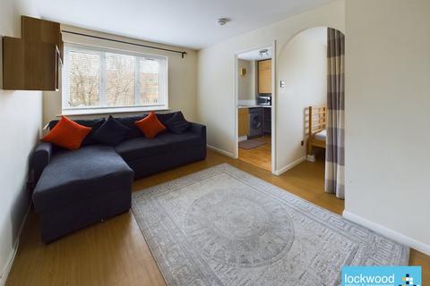 1 bedroom property to rent, Redford Close, Feltham