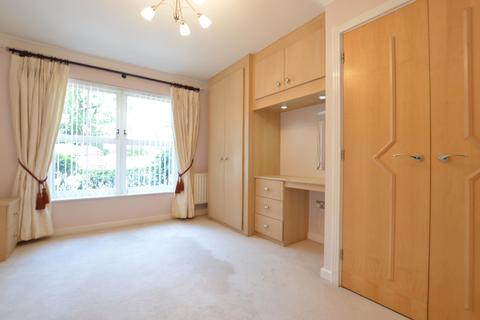 Flat 1, Woodlands House, 89 Old Woking Road, West Byfleet, KT14 6HZ