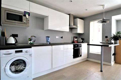 1 bedroom apartment to rent, Portland Rise, London