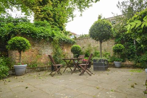 Flat 2, Acomb Court, 23 Lansdowne Way, London, SW8 1HH