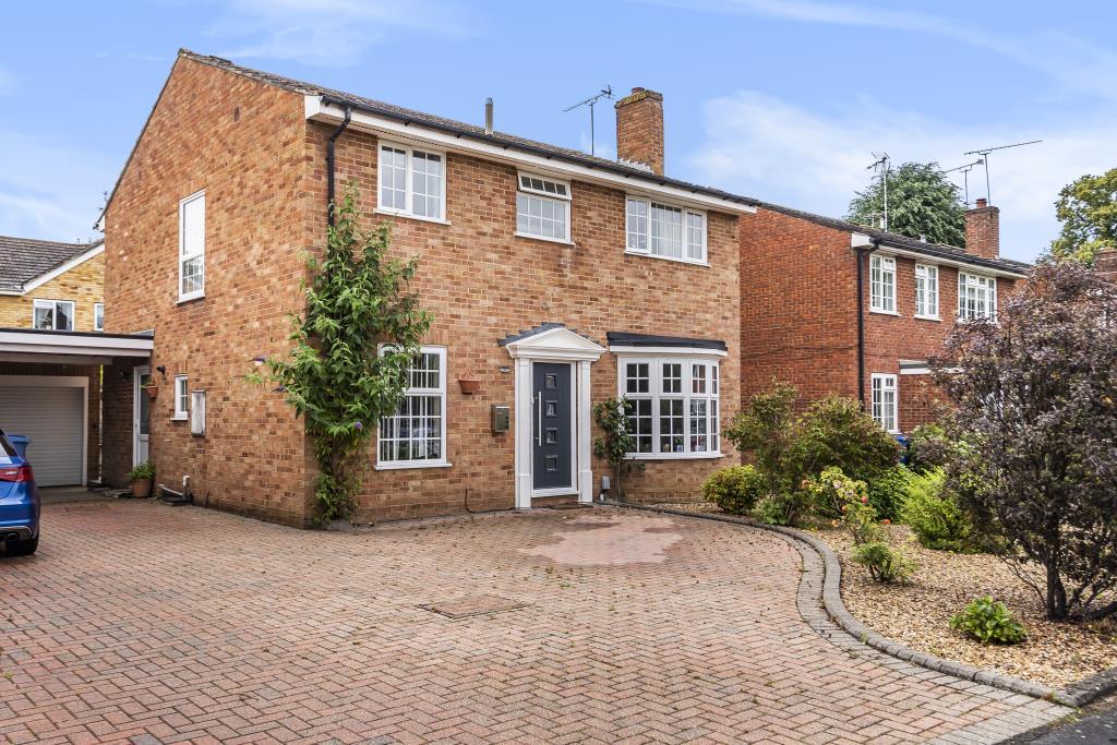 Fleet, Hampshire, GU51 4 bed detached house £600,000