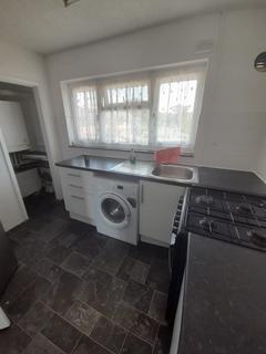 2 bedroom flat to rent, Gobions Ave, Collier Road, Romford RM5