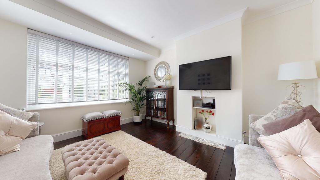 Trosley Avenue, Gravesend, Kent 3 bed terraced house £325,000