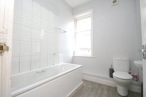 21b Beach Road, Littlehampton, BN17 5JA