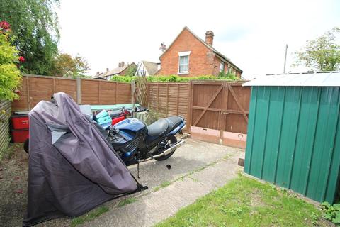 69 Carrs Road, Clacton-on-sea, CO15 3EU