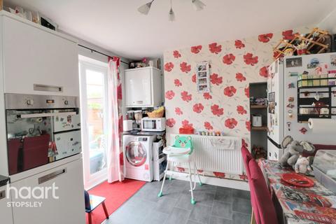 32 Hazelwood Close, Luton, LU2 8AR